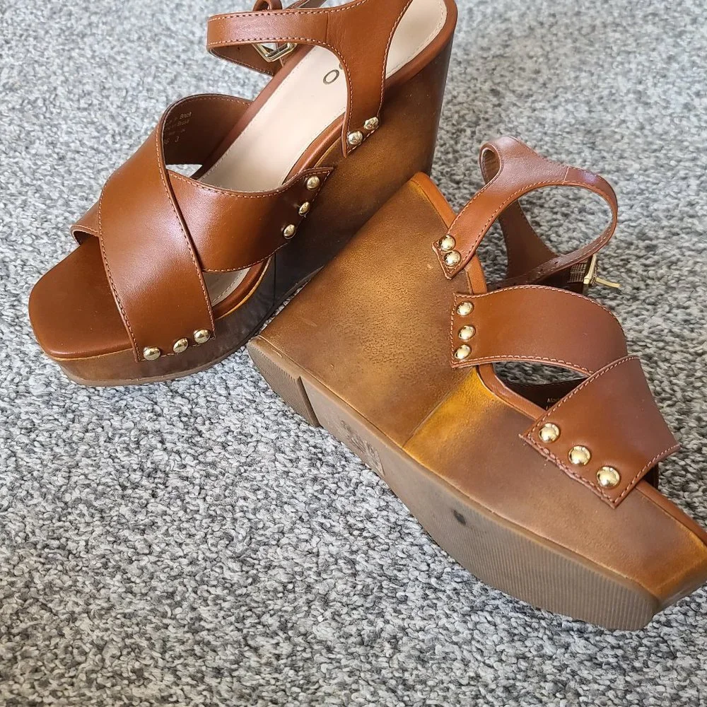 Sandles - Picture 1 of 1